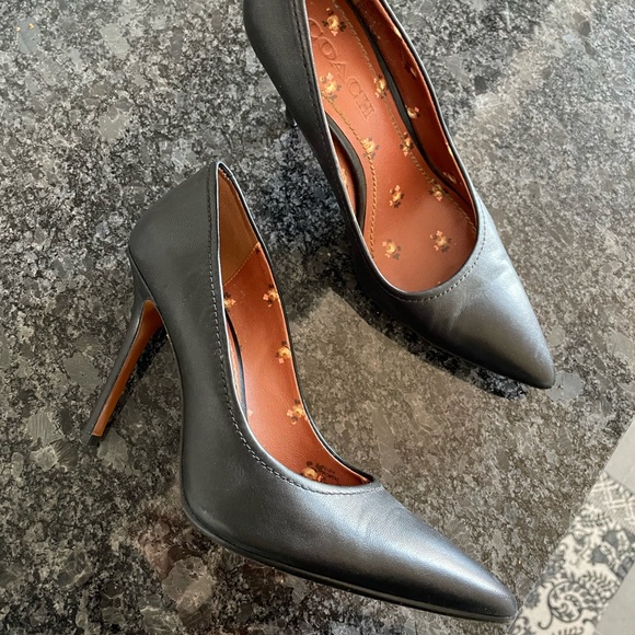 Coach black leather pump size 7.5 - Picture 5 of 7